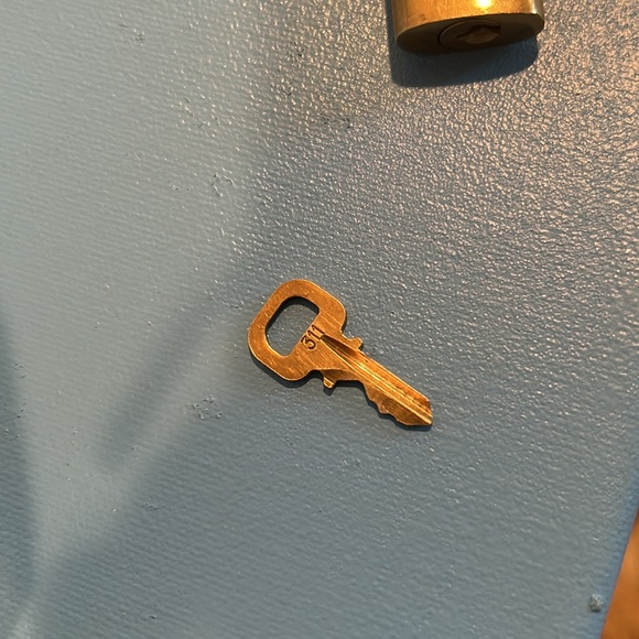 LOUIS VITTON LOCK and KEY! #311 🔥🔥👍Nice Patina PRICE REDUCTION🔥🔥🔥🔥 - Picture 2 of 7